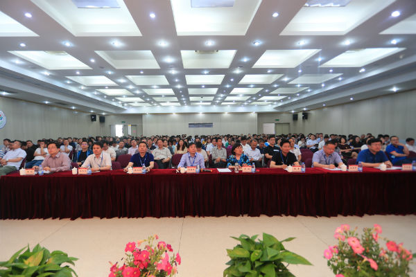 与会人员 与会人员